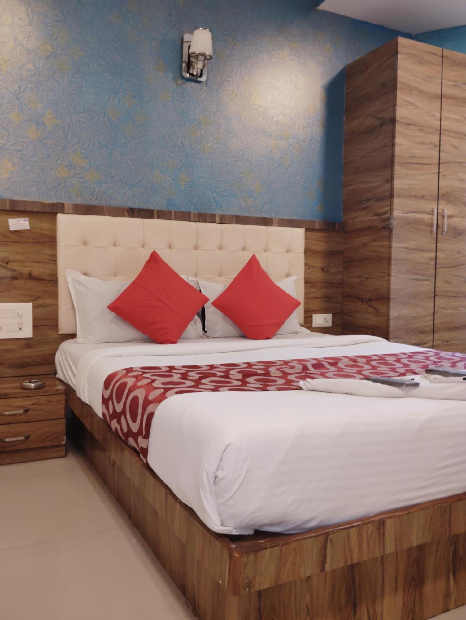 Hotel Golden Park Near Nesco Bombay Esterno foto
