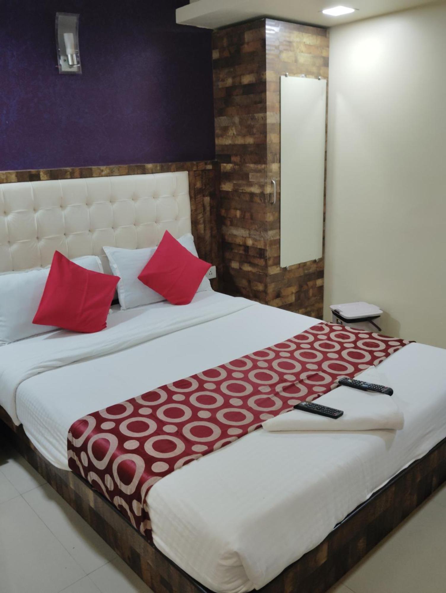 Hotel Golden Park Near Nesco Bombay Esterno foto