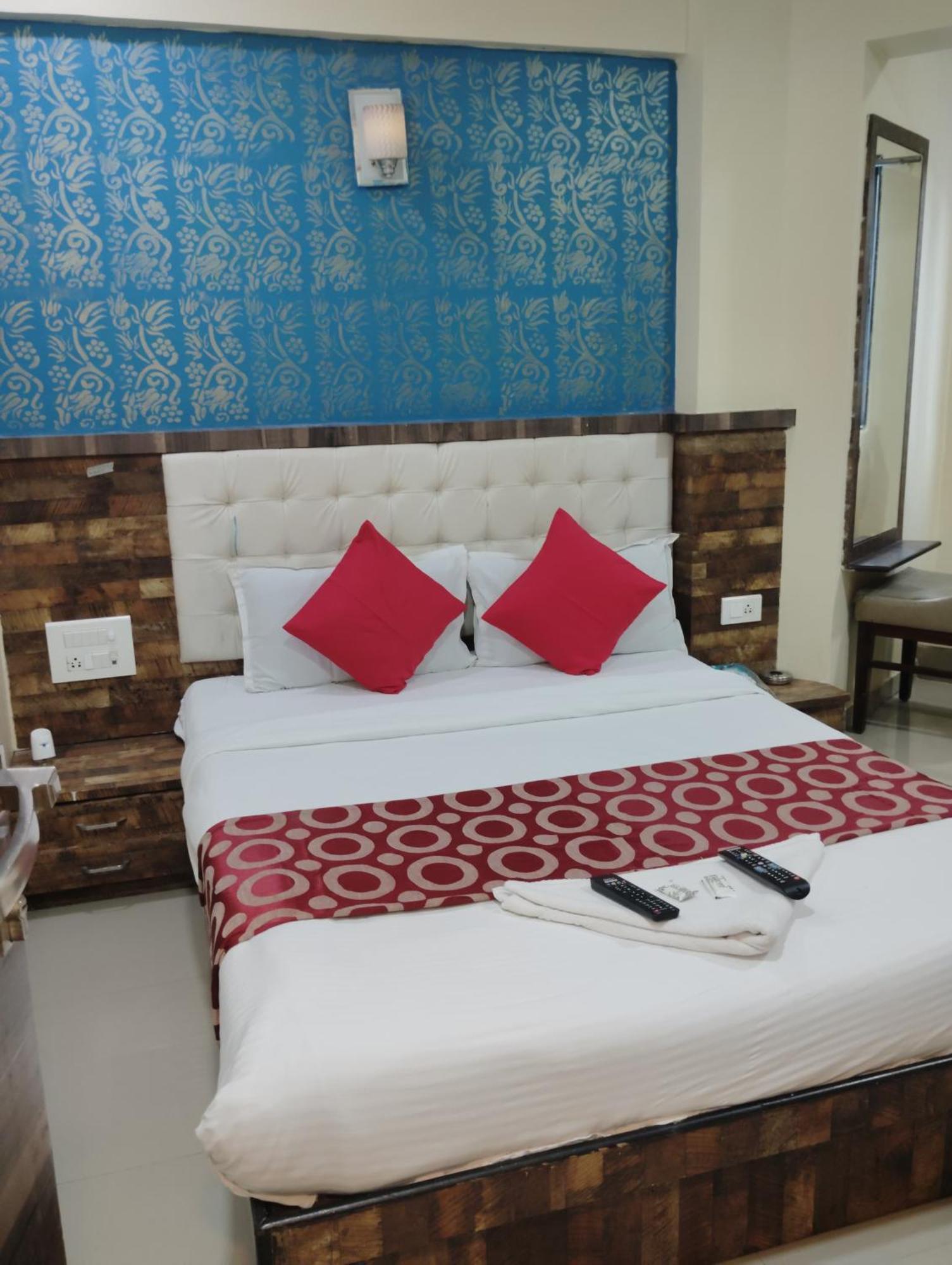 Hotel Golden Park Near Nesco Bombay Esterno foto