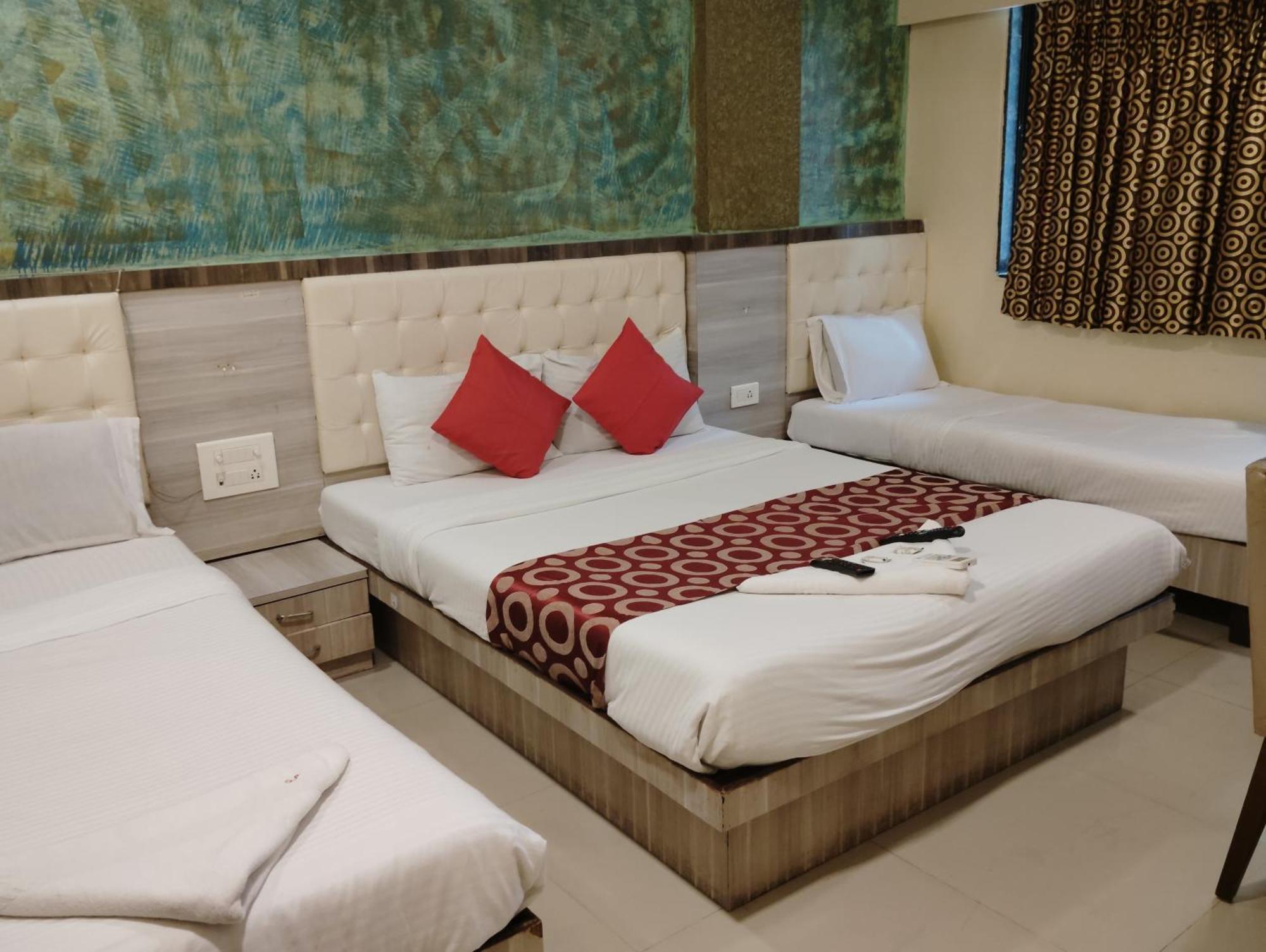 Hotel Golden Park Near Nesco Bombay Esterno foto