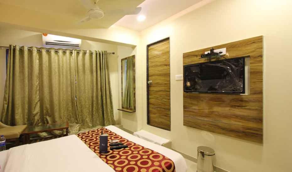 Hotel Golden Park Near Nesco Bombay Esterno foto