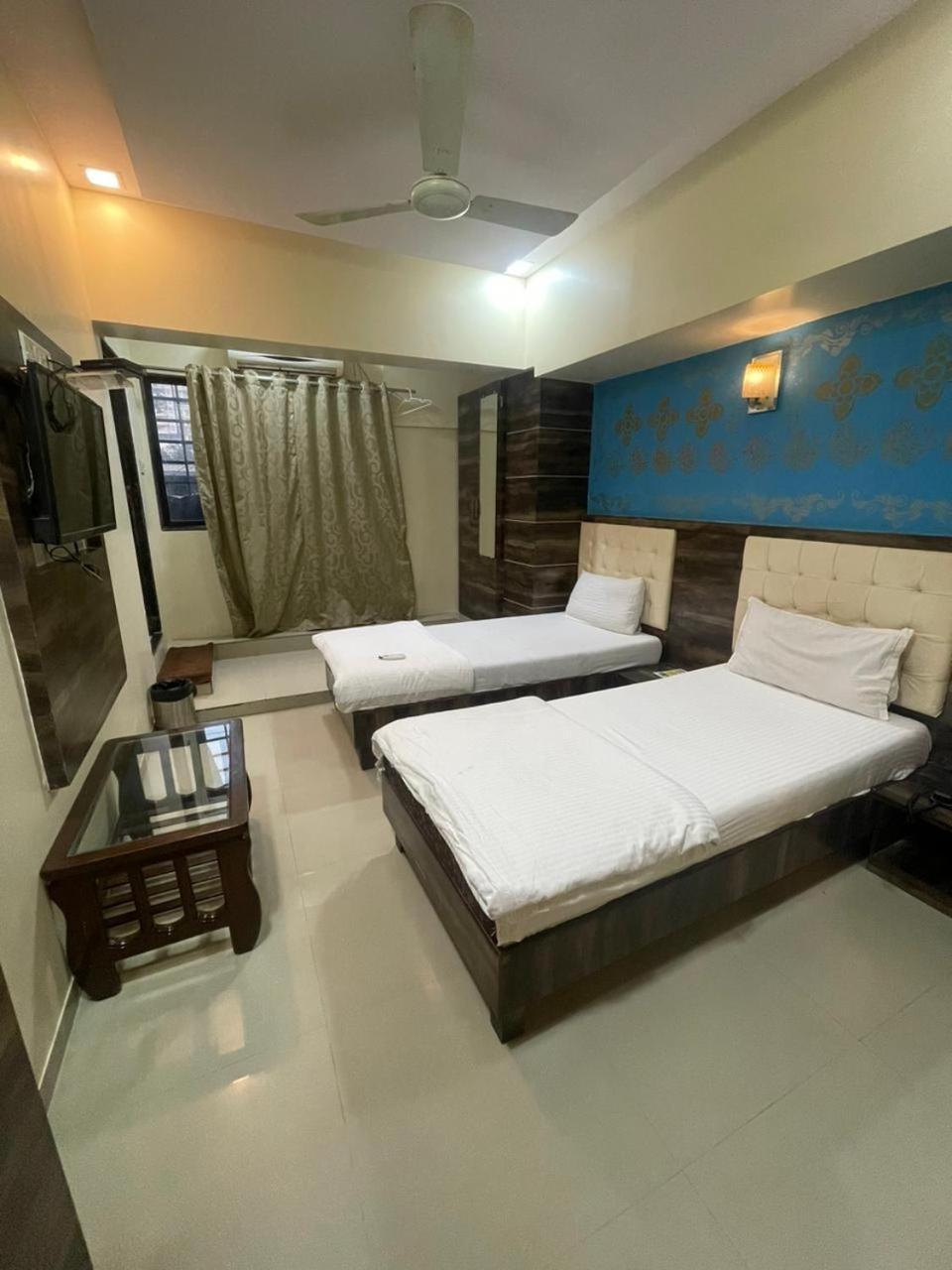 Hotel Golden Park Near Nesco Bombay Esterno foto