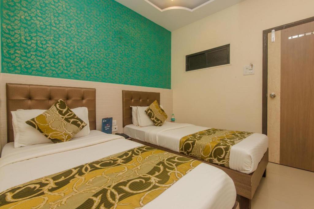 Hotel Golden Park Near Nesco Bombay Esterno foto