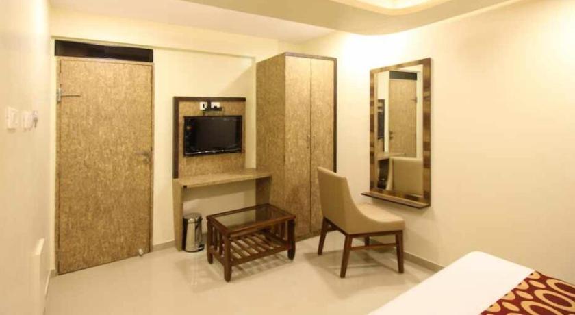 Hotel Golden Park Near Nesco Bombay Esterno foto